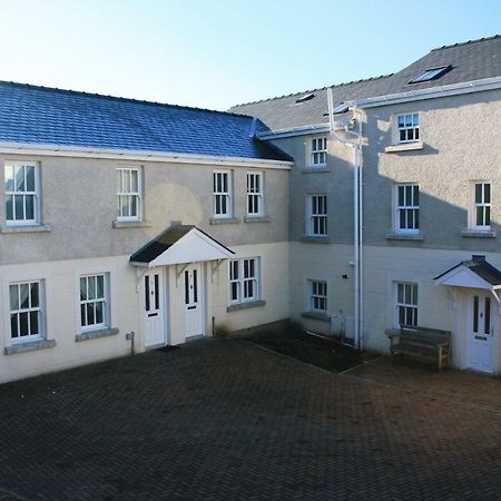 4 Laurel Court Ulverston Exterior foto