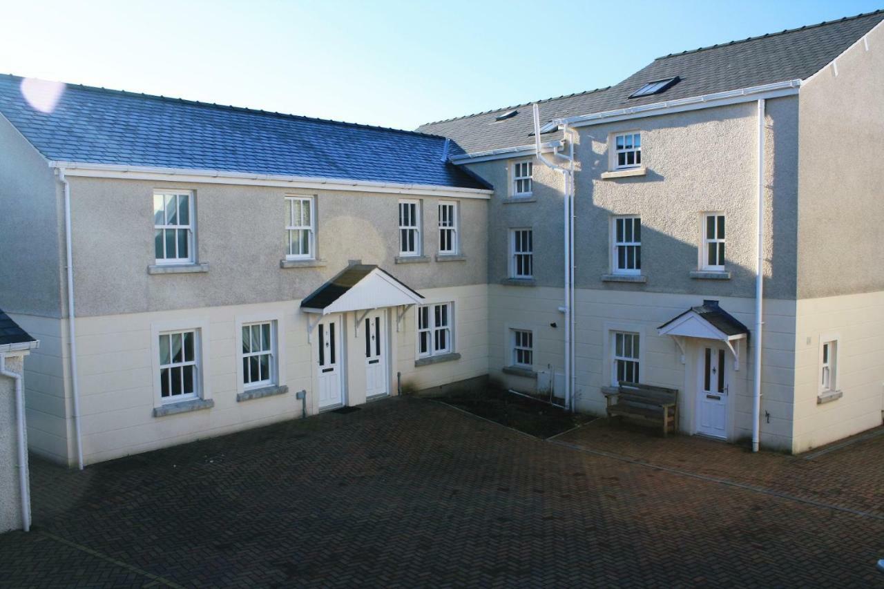4 Laurel Court Ulverston Exterior foto