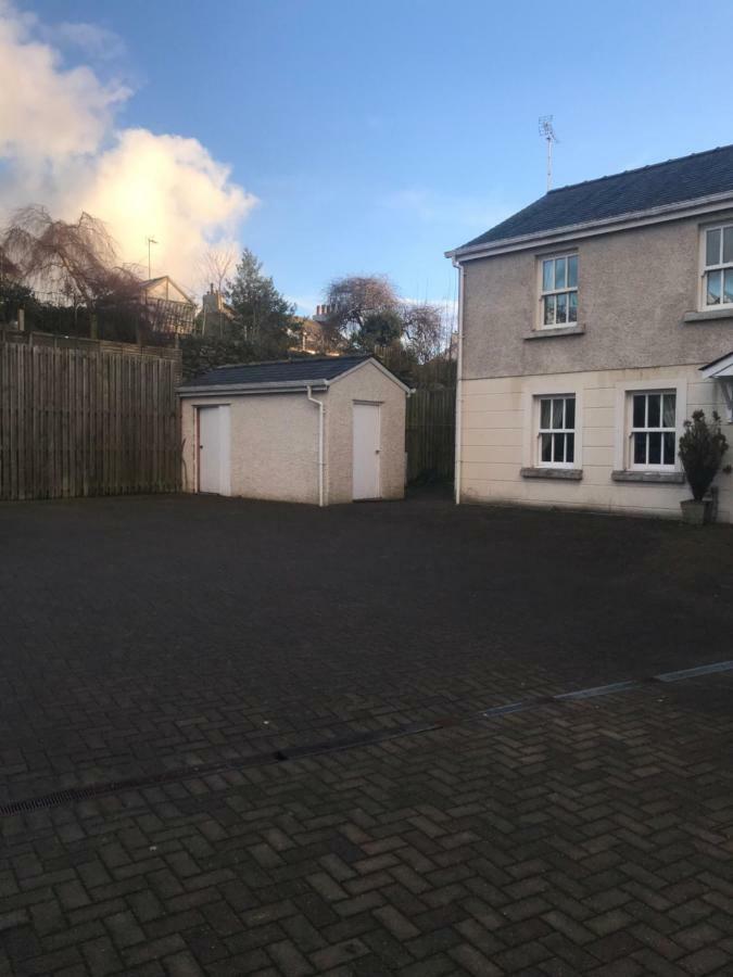 4 Laurel Court Ulverston Exterior foto