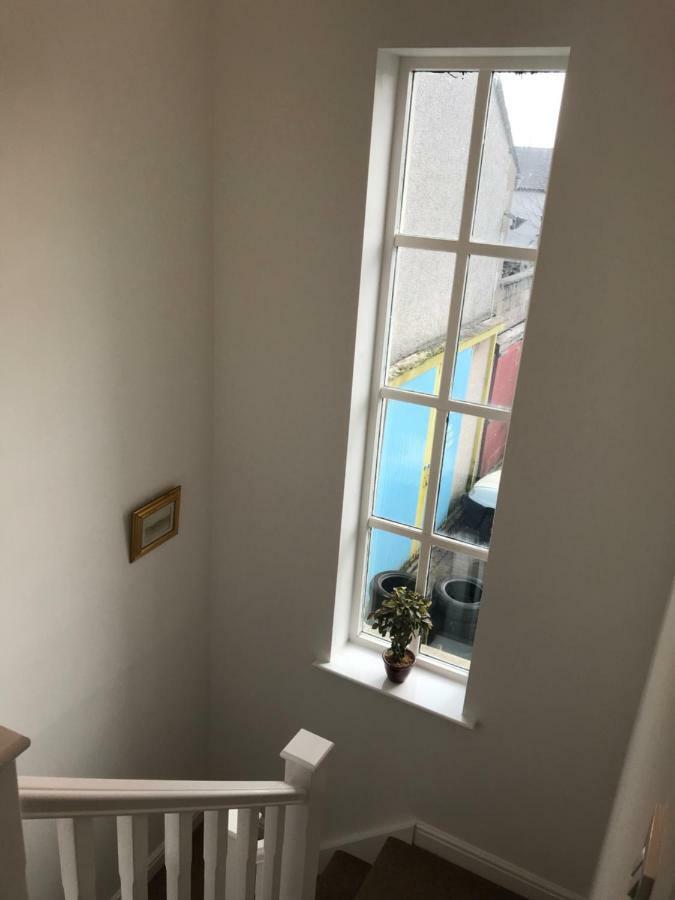 4 Laurel Court Ulverston Exterior foto